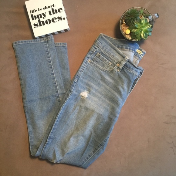 Old Navy “The Flirt” Light Wash Distressed Jeans – Size 4 Short - Picture 1 of 6
